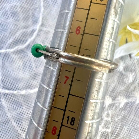 Vintage Handmade Green Seed Bead Ring - Picture 8 of 9